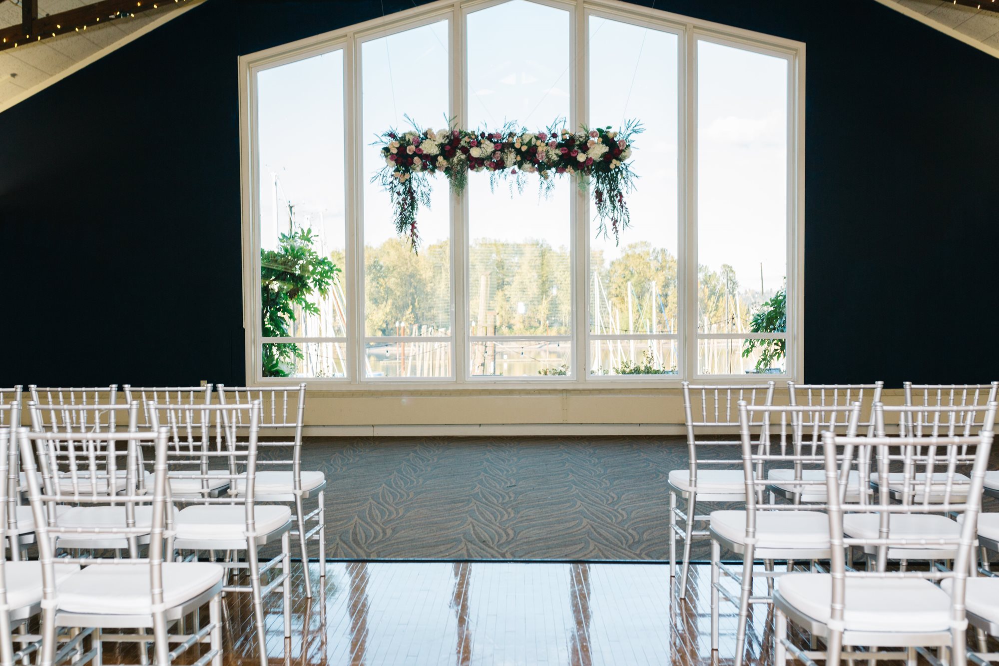 portland-yacht-club-wedding-indoor-ceremony-017